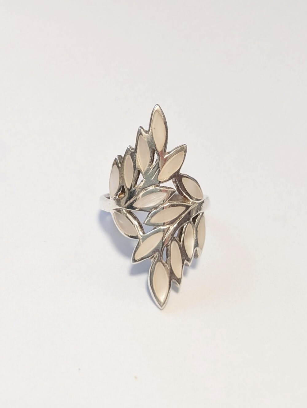 Sterling silver olive leaf leaves mother of pearl MOP ring 925 Size about 9.75